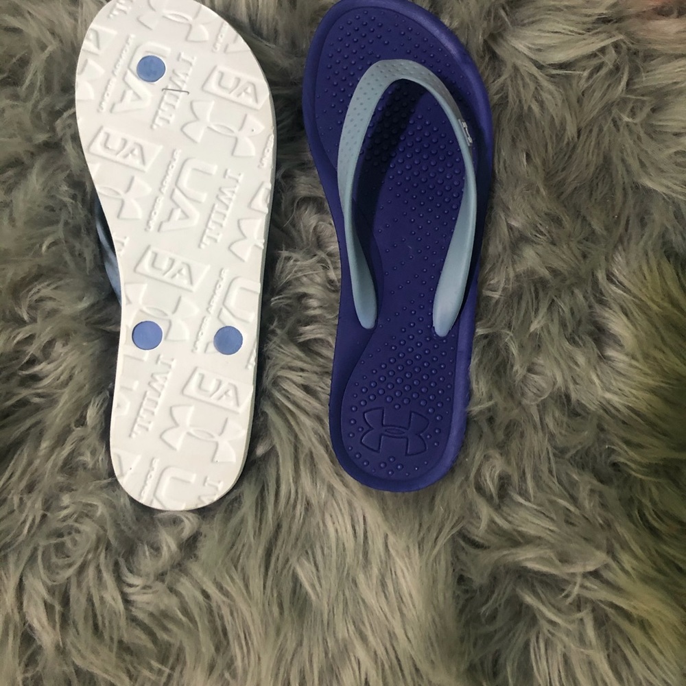 Under armor flip flops